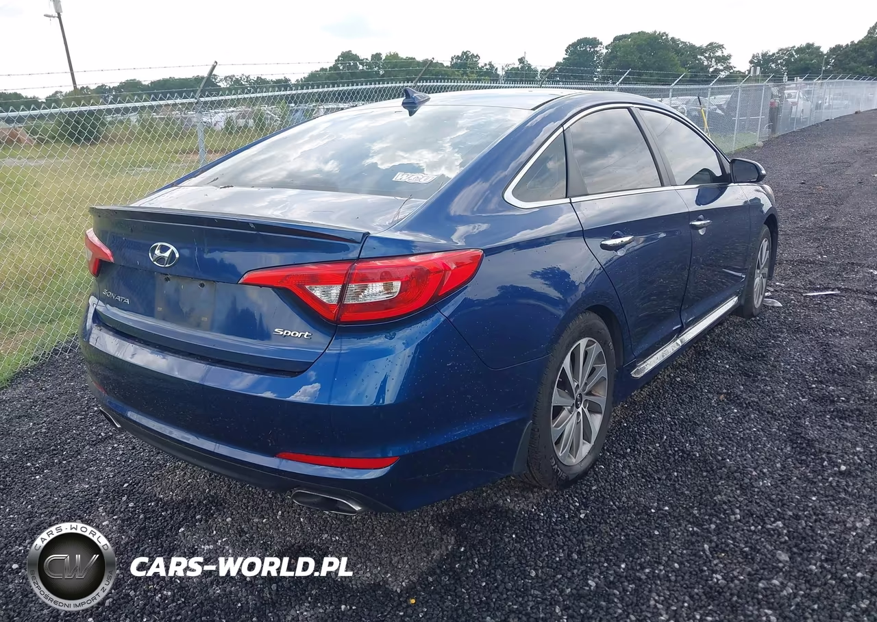 2015 Hyundai Sonata Sport VIN:5NPE34AF7FH219735 - 4