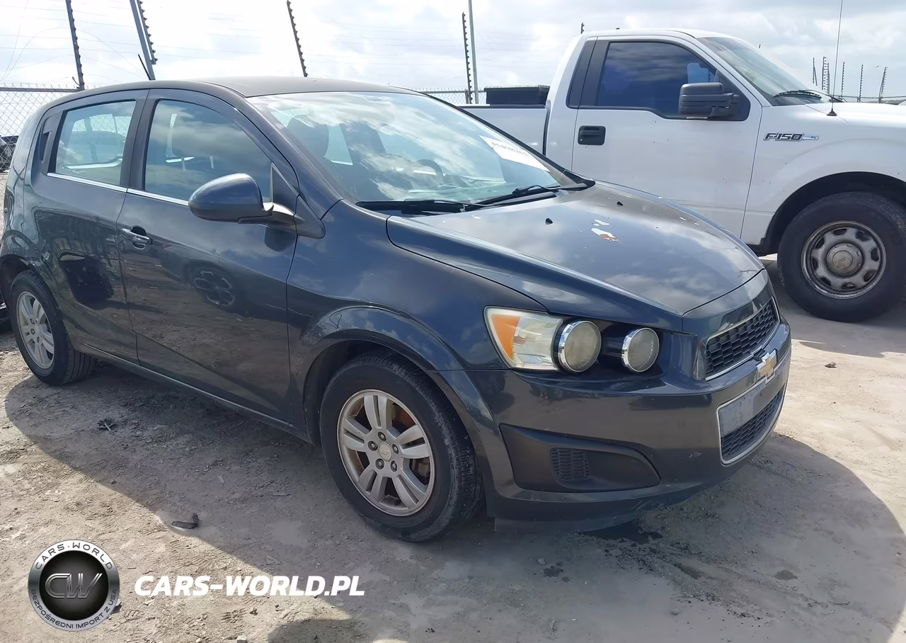 2015 Chevrolet Sonic Lt Auto – zdjęcie 1 z 13