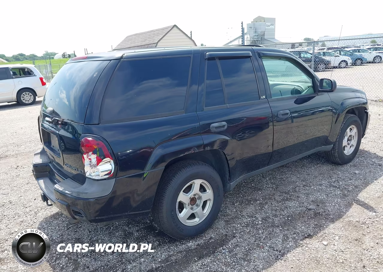 2002 Chevrolet Trailblazer Ls VIN:1GNDT13S822208220 - 4