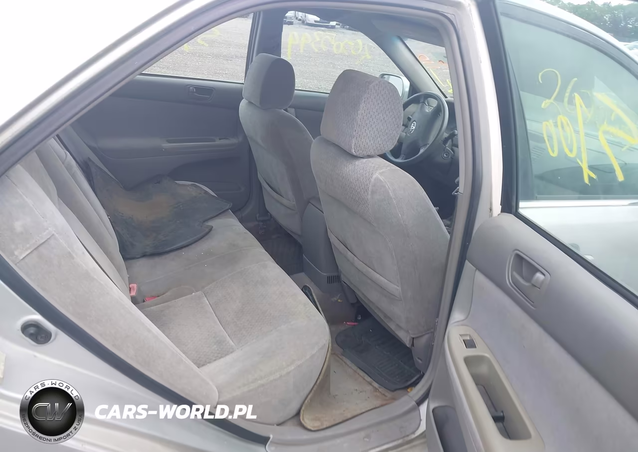 2002 Toyota Camry Le VIN:4T1BE32K72U046796 - 8