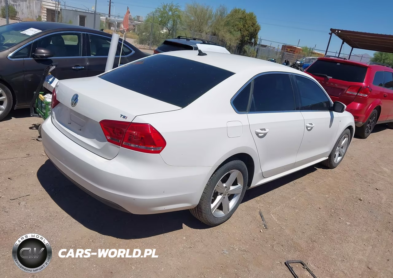 2015 Volkswagen Passat 1.8T Limited Edition VIN:1VWAT7A31FC115921 - 4