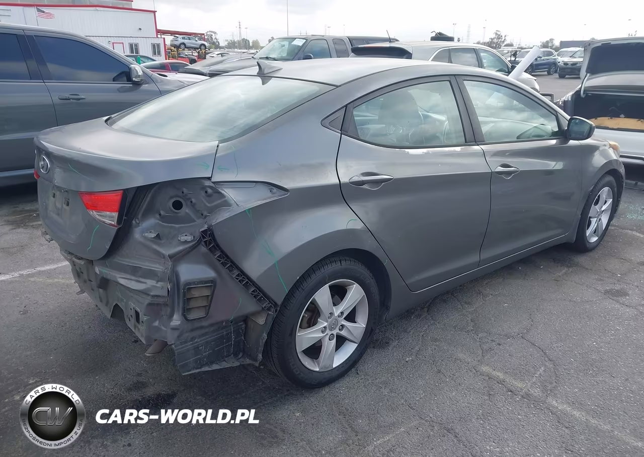 2013 Hyundai Elantra Gls VIN:5NPDH4AE9DH331065 - 4