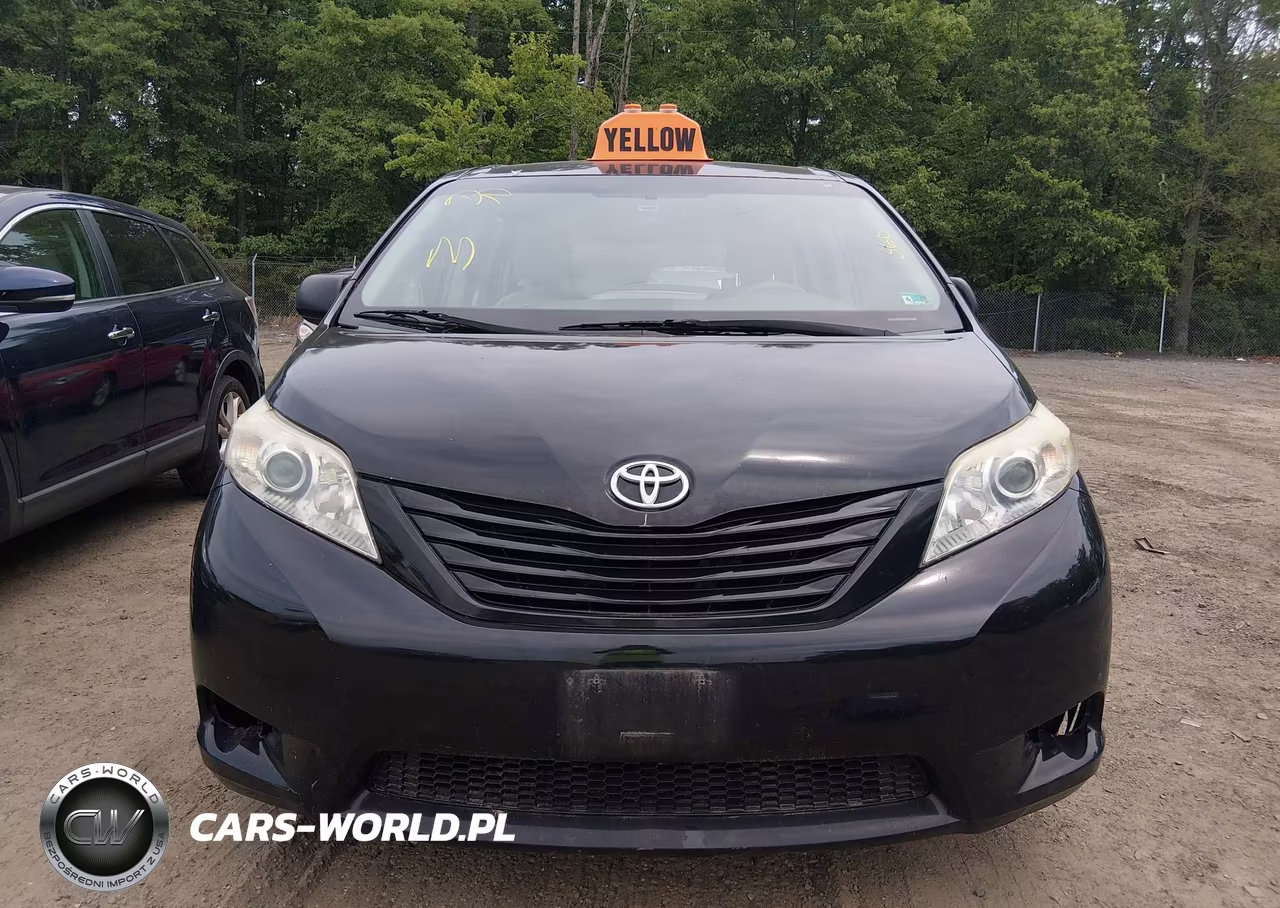 2012 Toyota Sienna Base V6 7 Passenger VIN:5TDZK3DC0CS273643 - 12