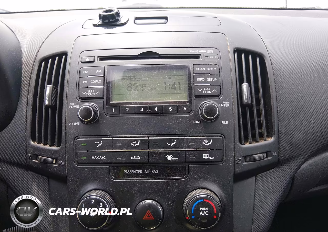 2009 Hyundai Elantra Touring VIN:KMHDC86E89U038474 - 12