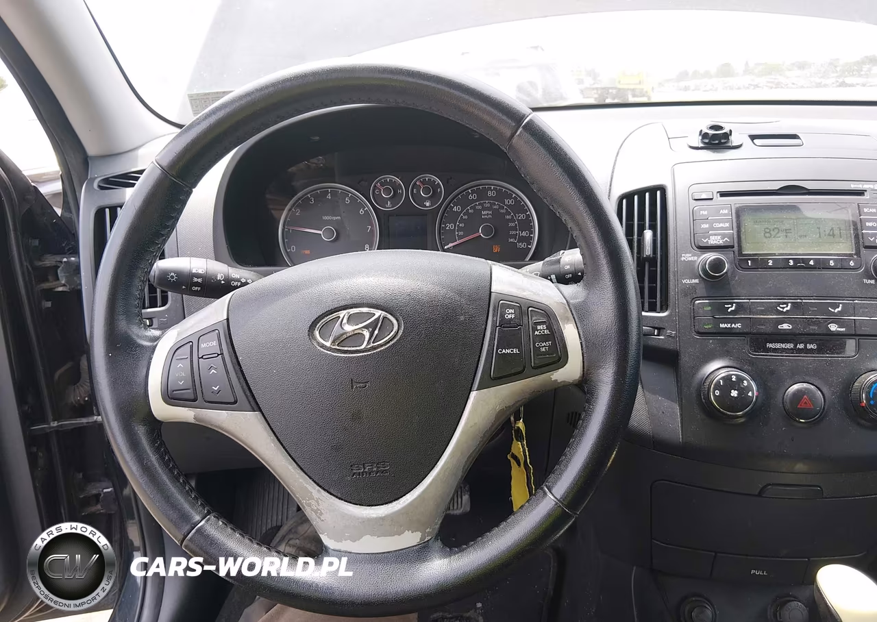 2009 Hyundai Elantra Touring VIN:KMHDC86E89U038474 - 13