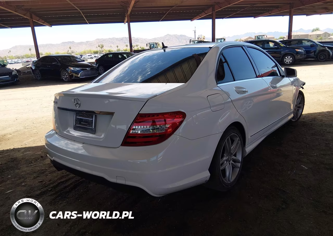 2014 Mercedes-Benz C 250 Sport VIN:WDDGF4HB1EA962678 - 4