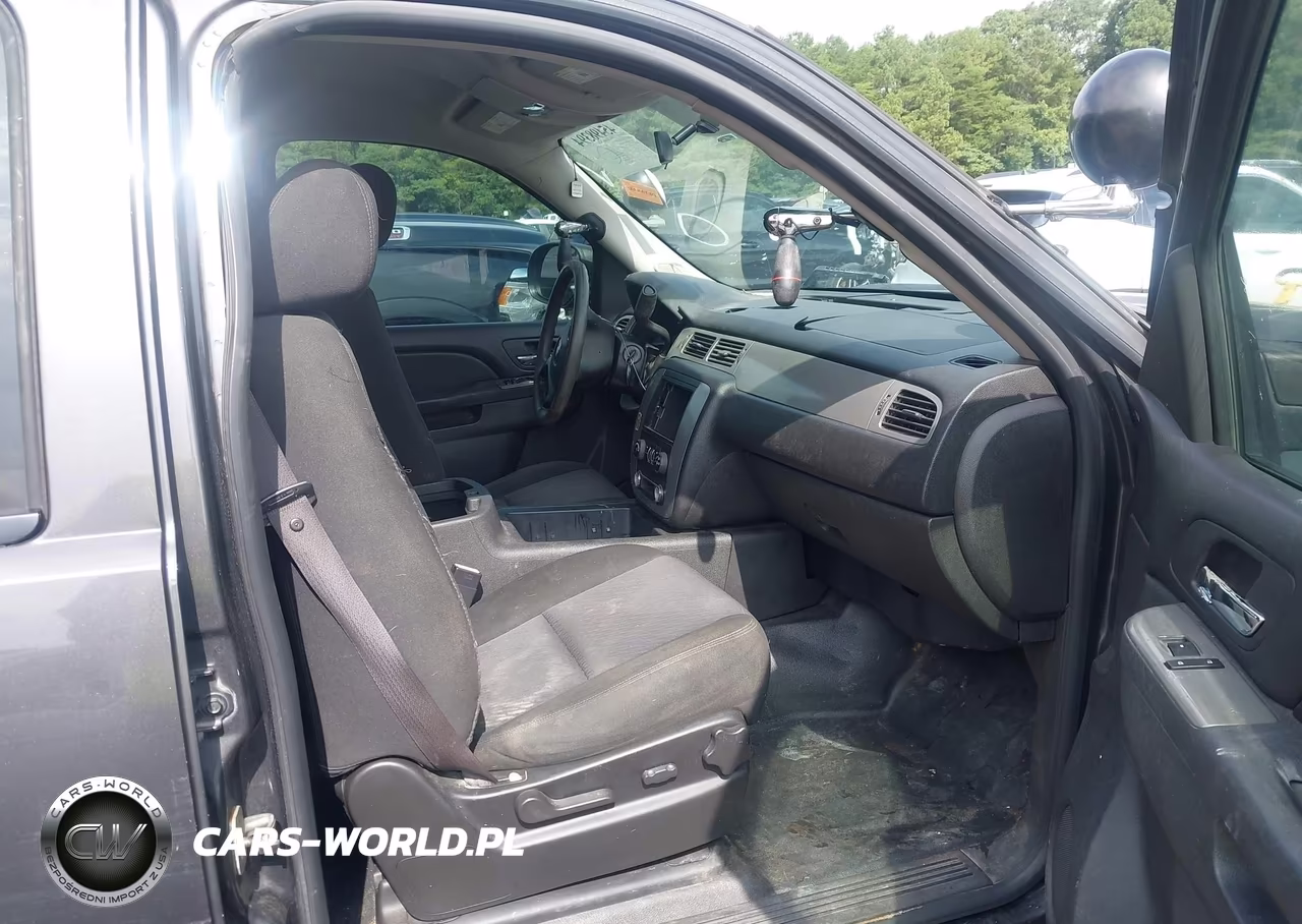 2010 Chevrolet Tahoe Ls VIN:1GNMCAE0XAR182494 - 5