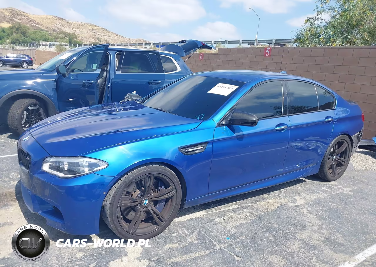 2015 BMW M5 VIN:WBSFV9C54FD594657 - 15