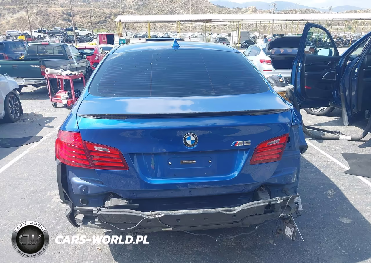 2015 BMW M5 VIN:WBSFV9C54FD594657 - 17
