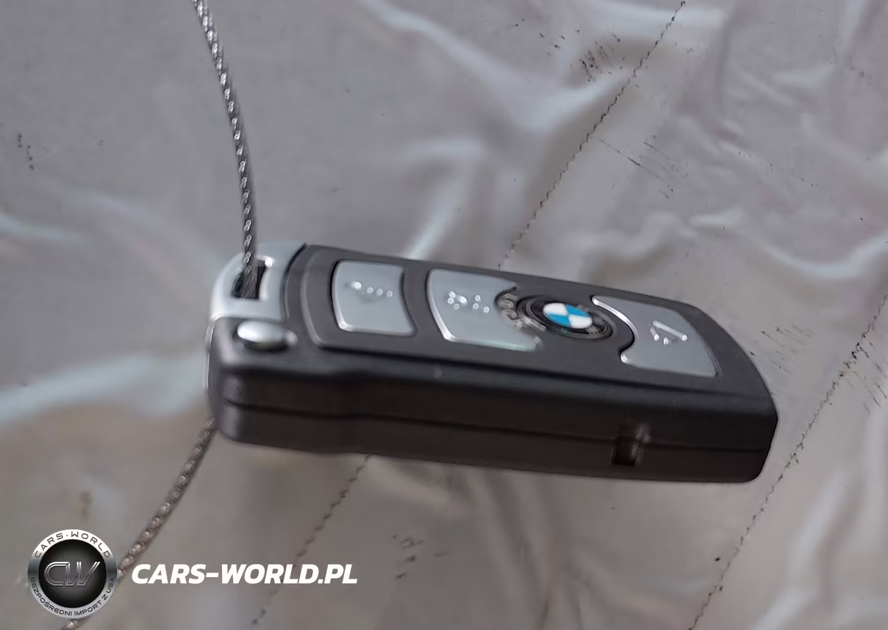 2007 BMW 750Li VIN:WBAHN83577DT71618 - 11