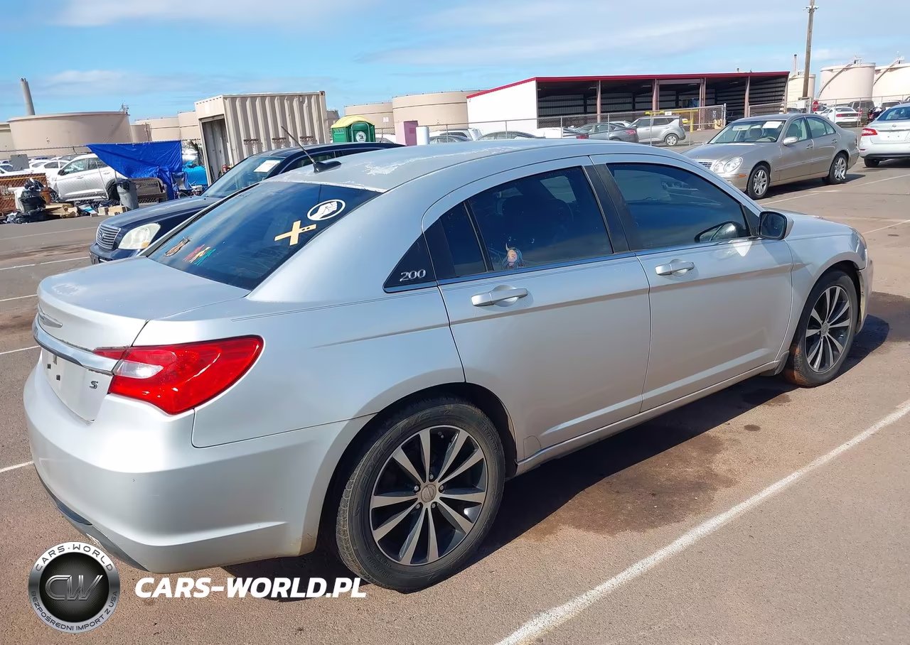 2012 Chrysler 200 Touring VIN:1C3CCBBG6CN297734 - 4