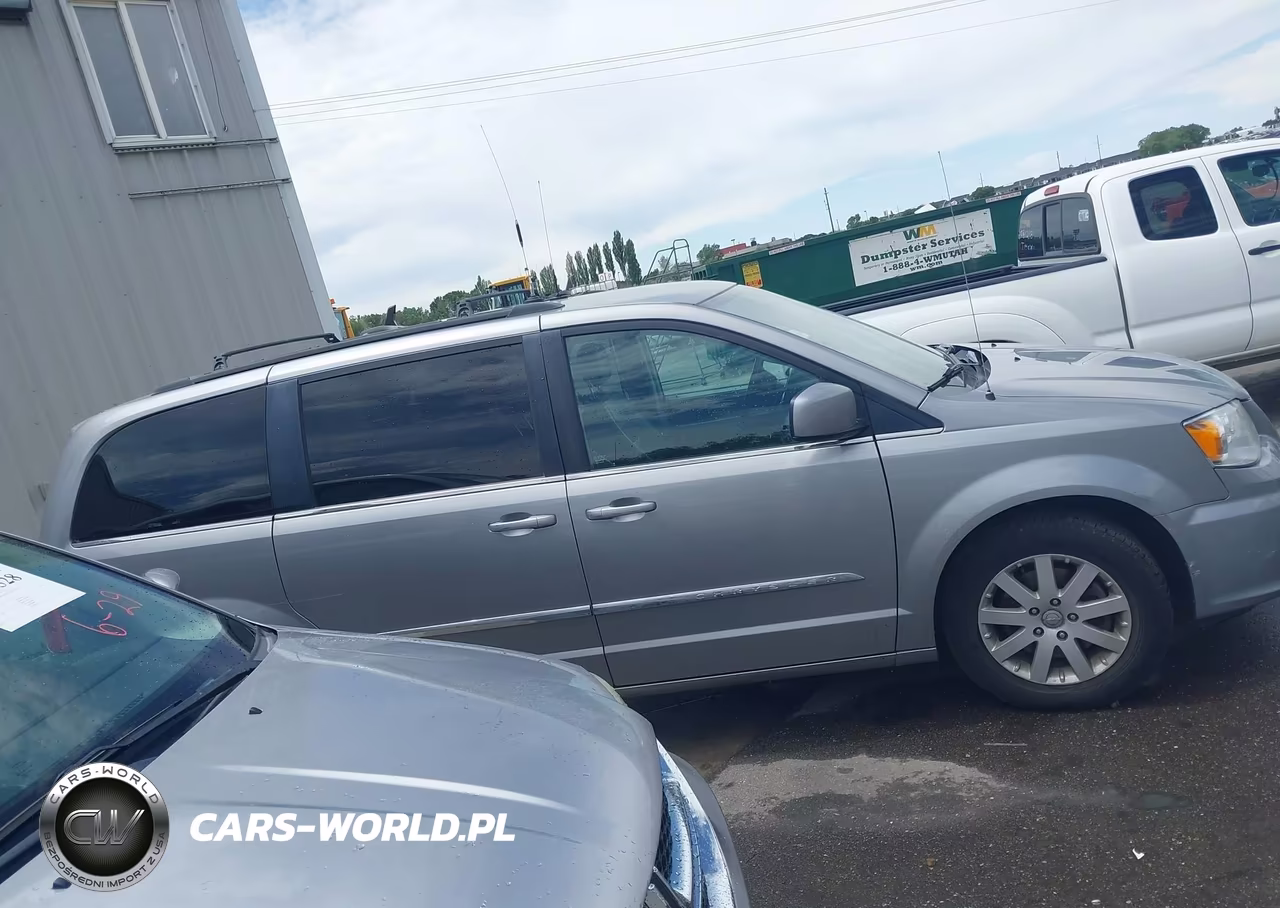 2016 Chrysler Town & Country Touring VIN:2C4RC1BG9GR156567 - 13