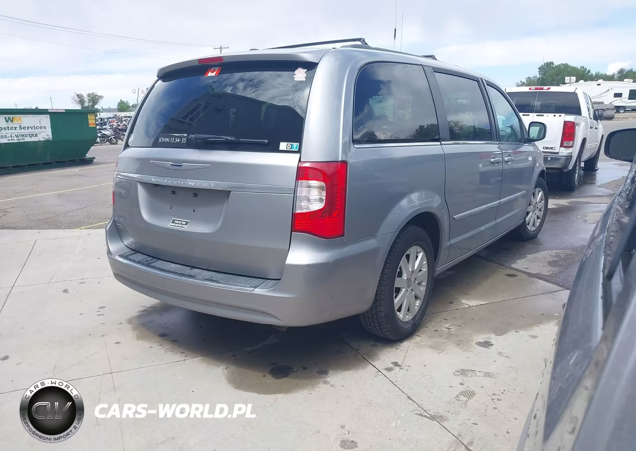 2016 Chrysler Town & Country Touring VIN:2C4RC1BG9GR156567 - 4