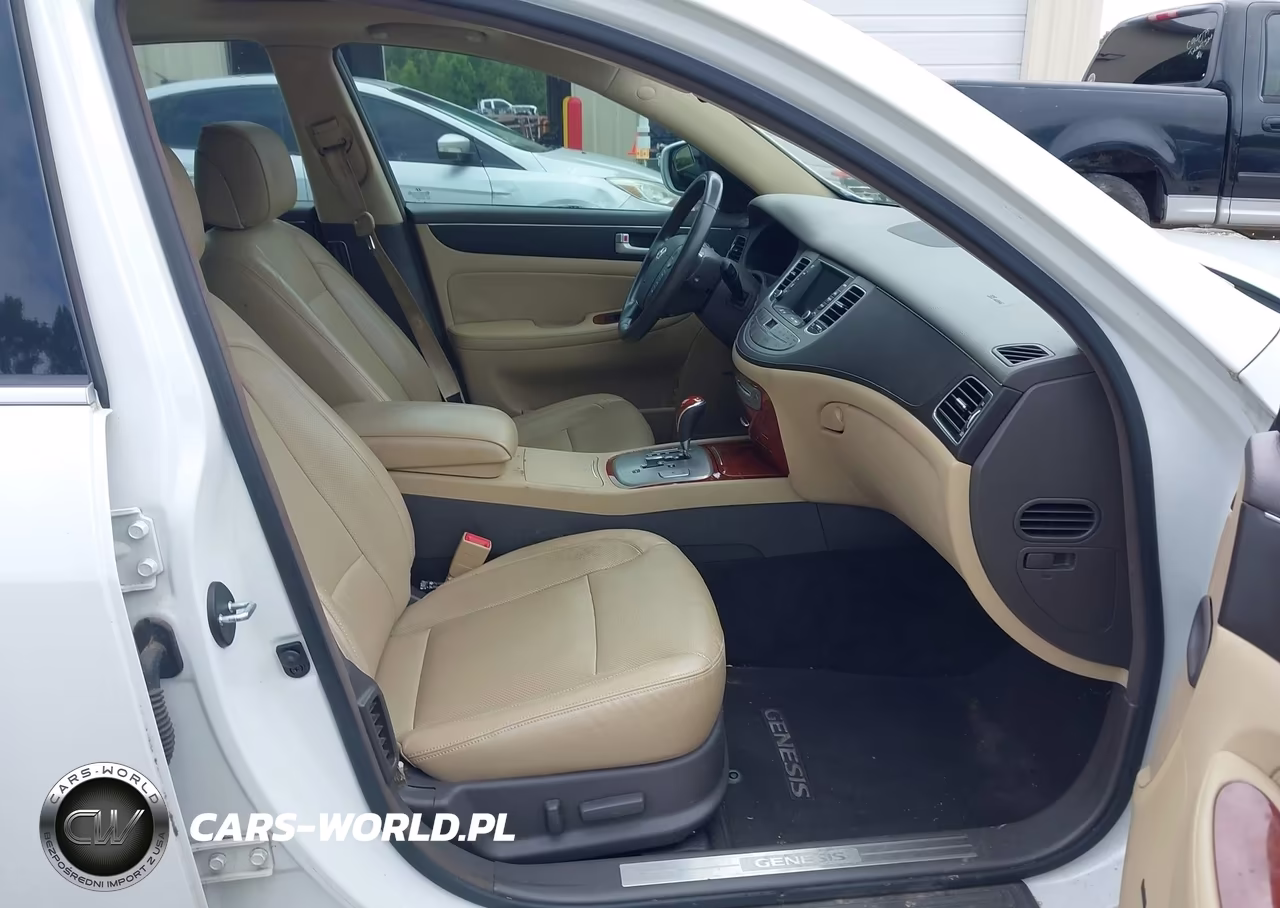 2013 Hyundai Genesis 3.8 VIN:KMHGC4DD2DU228036 - 5