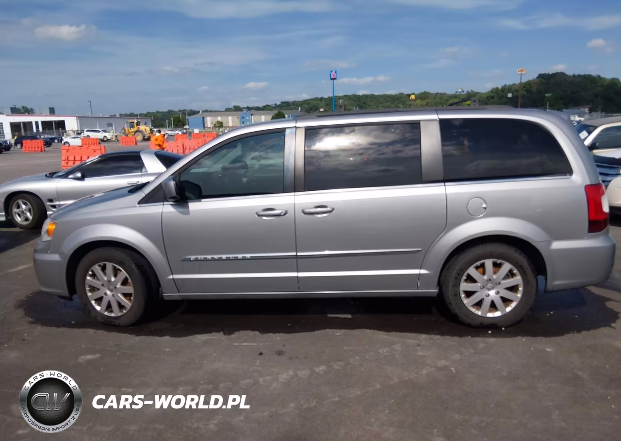 2016 Chrysler Town & Country Touring VIN:2C4RC1BG2GR294452 - 14