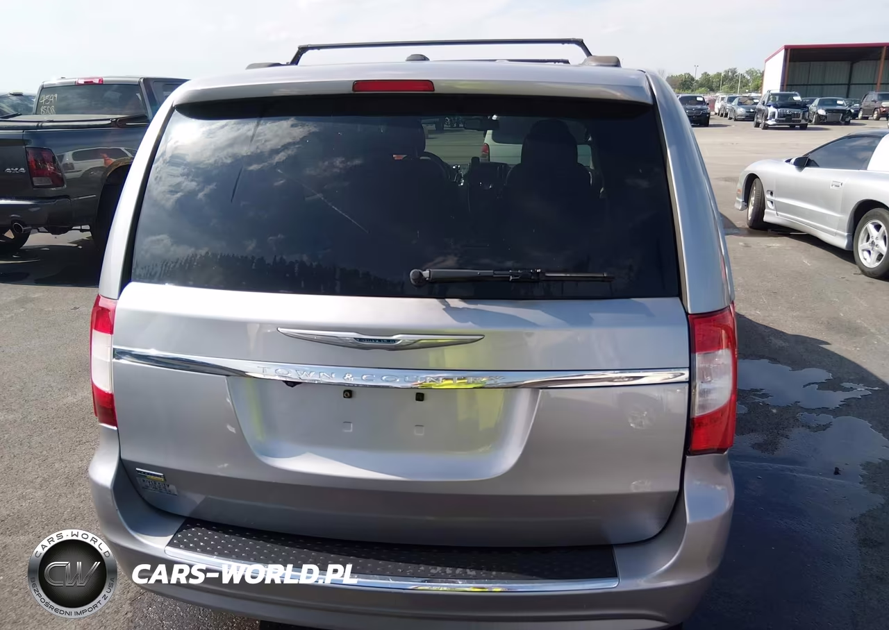 2016 Chrysler Town & Country Touring VIN:2C4RC1BG2GR294452 - 16