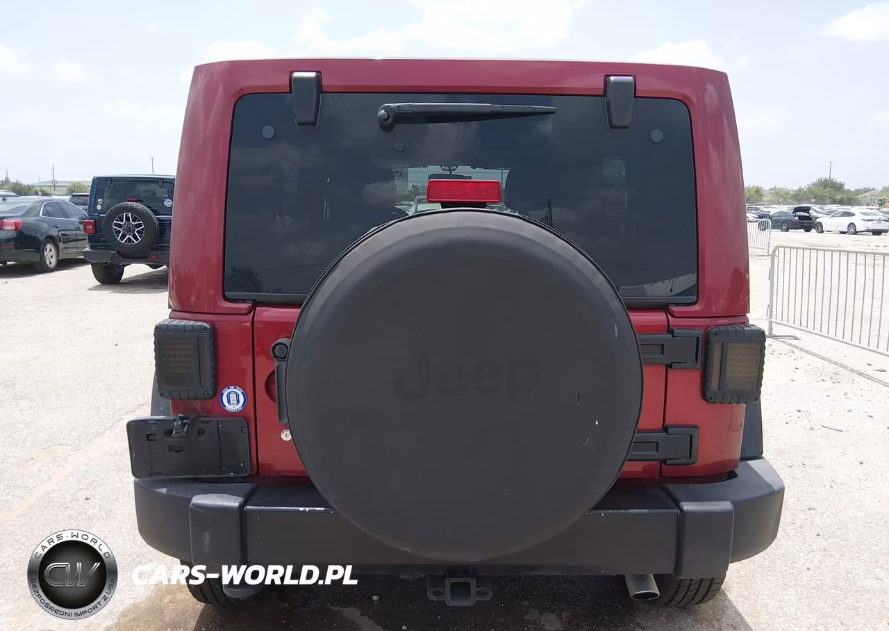 2013 Jeep Wrangler Unlimited Sahara VIN:1C4HJWEG2DL542939 - 16