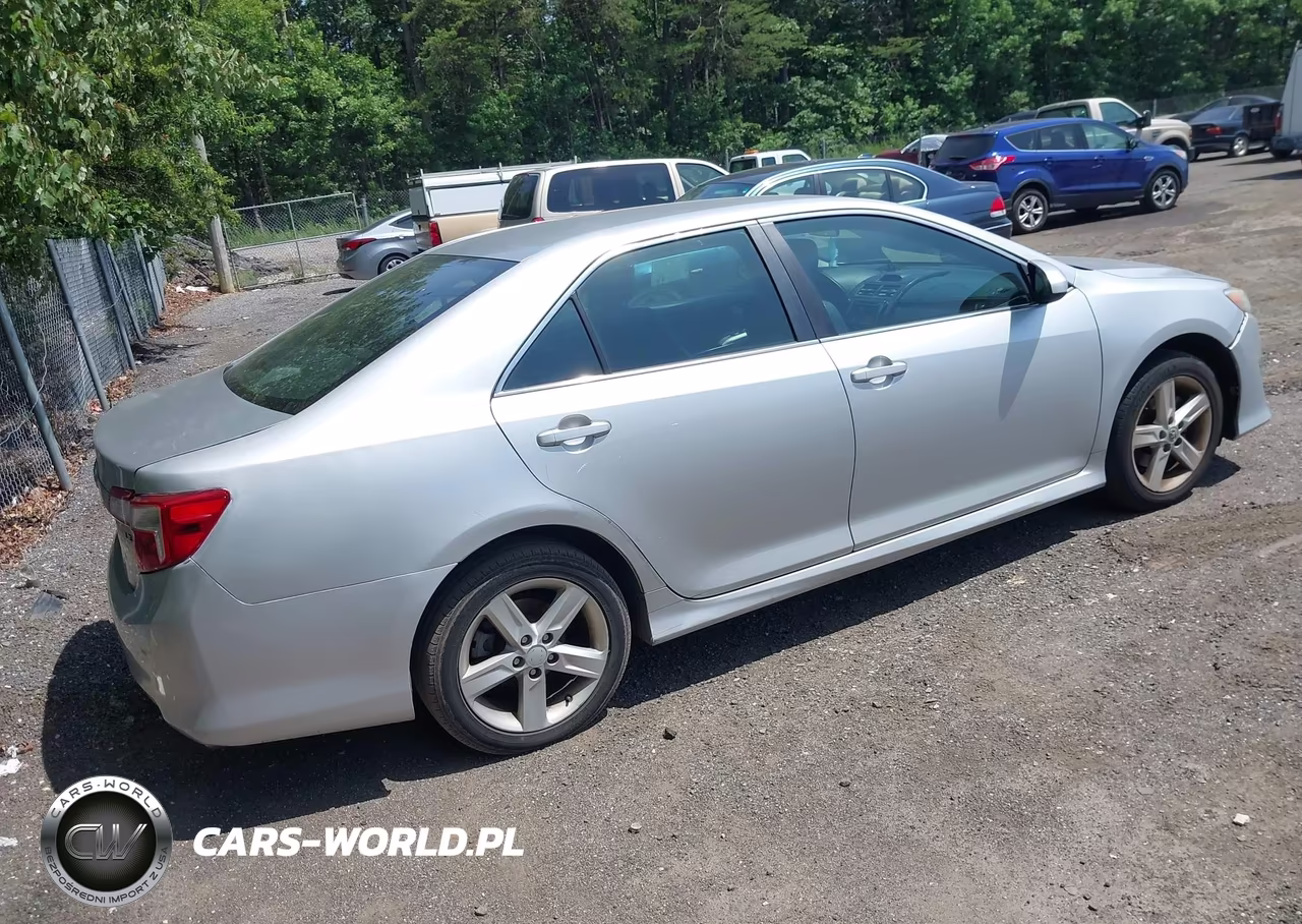 2013 Toyota Camry Se VIN:4T1BF1FK5DU264461 - 4