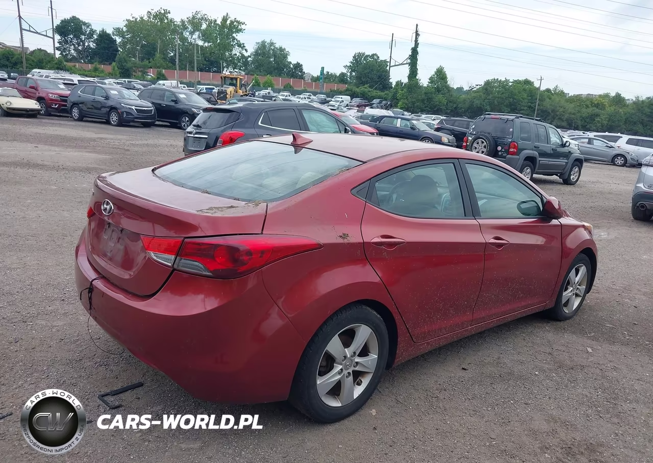 2013 Hyundai Elantra Gls VIN:5NPDH4AEXDH356993 - 4