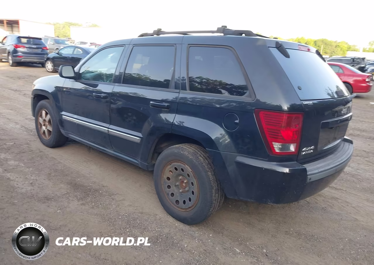 2010 Jeep Grand Cherokee Laredo VIN:1J4PR4GK1AC121147 - 3
