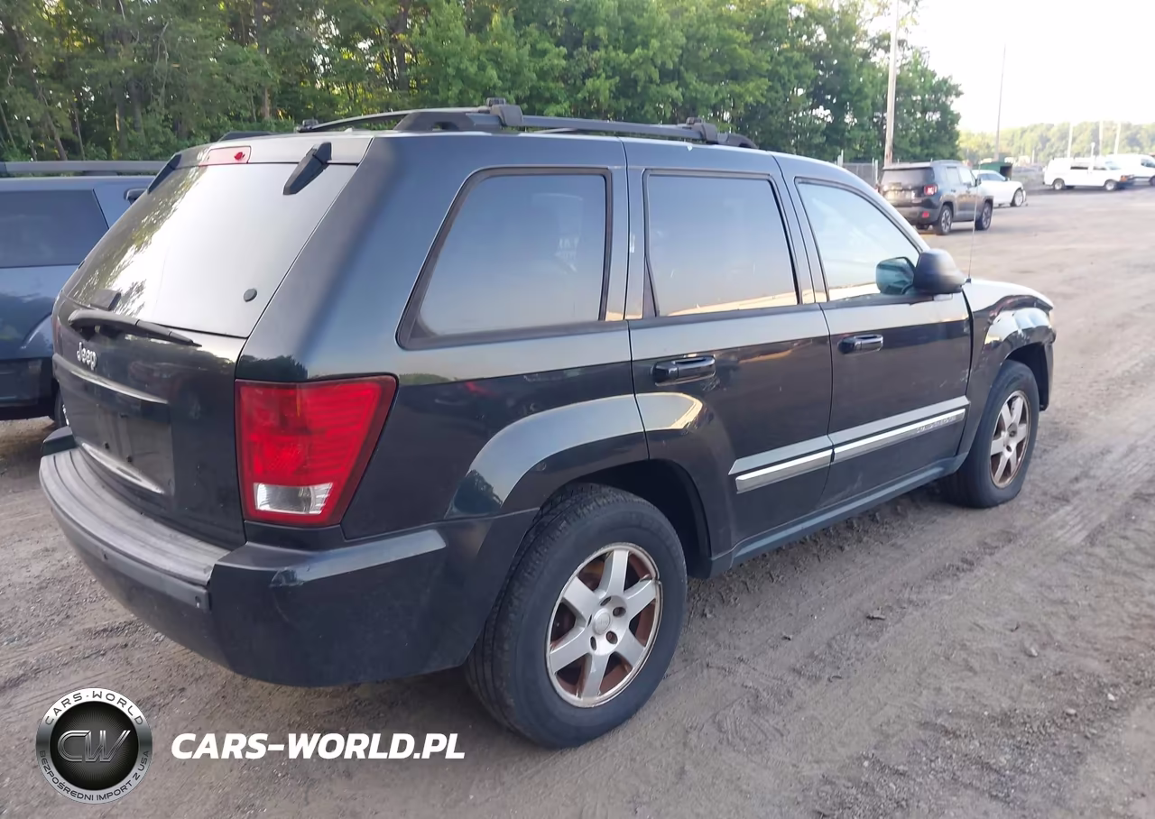 2010 Jeep Grand Cherokee Laredo VIN:1J4PR4GK1AC121147 - 4