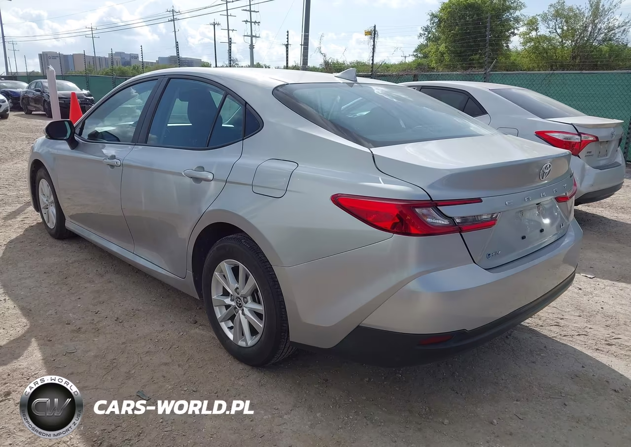 2025 Toyota Camry Le VIN:4T1DAACK3SU085649 - 3