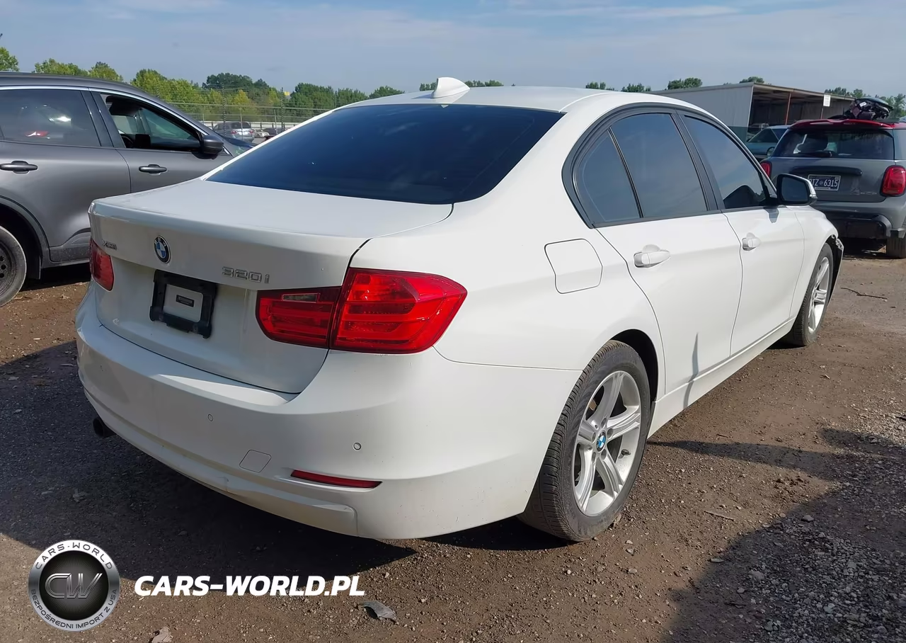 2015 BMW 320I xDrive VIN:WBA3C3C55FP664952 - 4
