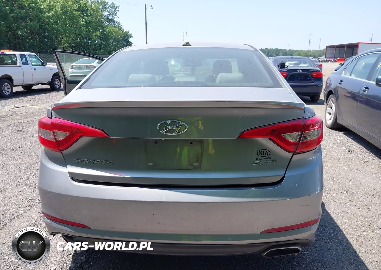 2015 Hyundai Sonata Sport VIN:5NPE34AF4FH077151 - 15