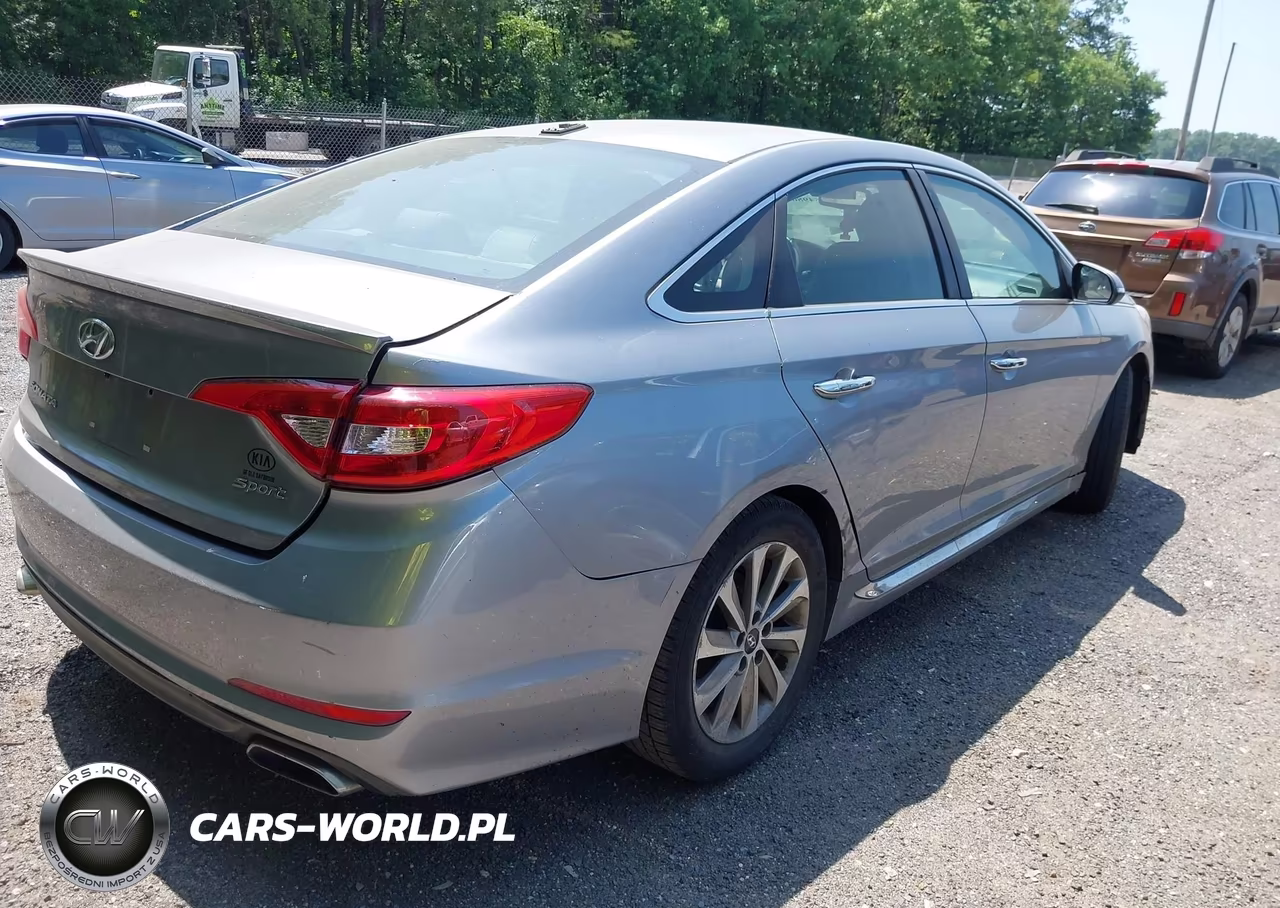 2015 Hyundai Sonata Sport VIN:5NPE34AF4FH077151 - 4