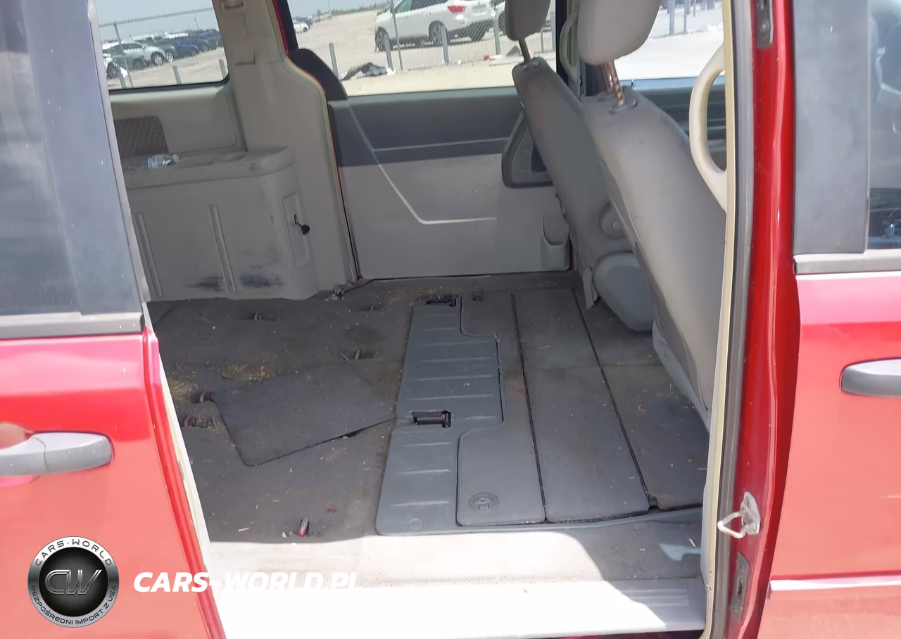 2008 Chrysler Town & Country Lx VIN:2A8HR44H18R721793 - 8