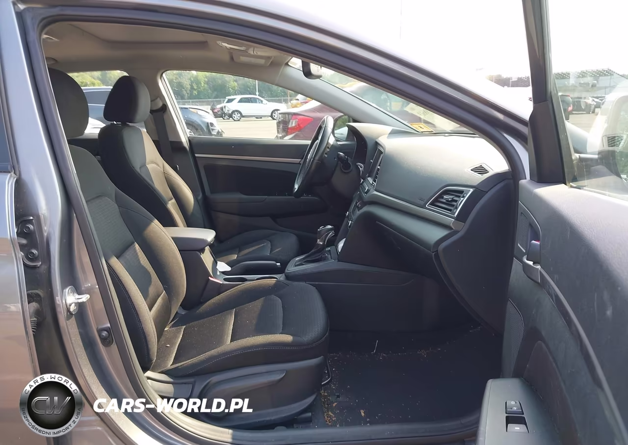 2018 Hyundai Elantra Value Edition VIN:5NPD84LF5JH381589 - 5