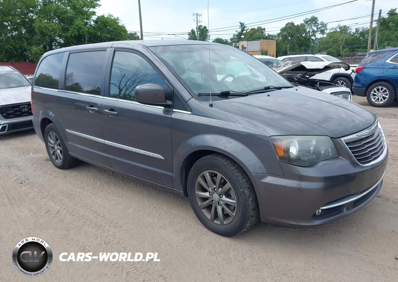 2015 Chrysler Town & Country S – zdjęcie 1 z 16