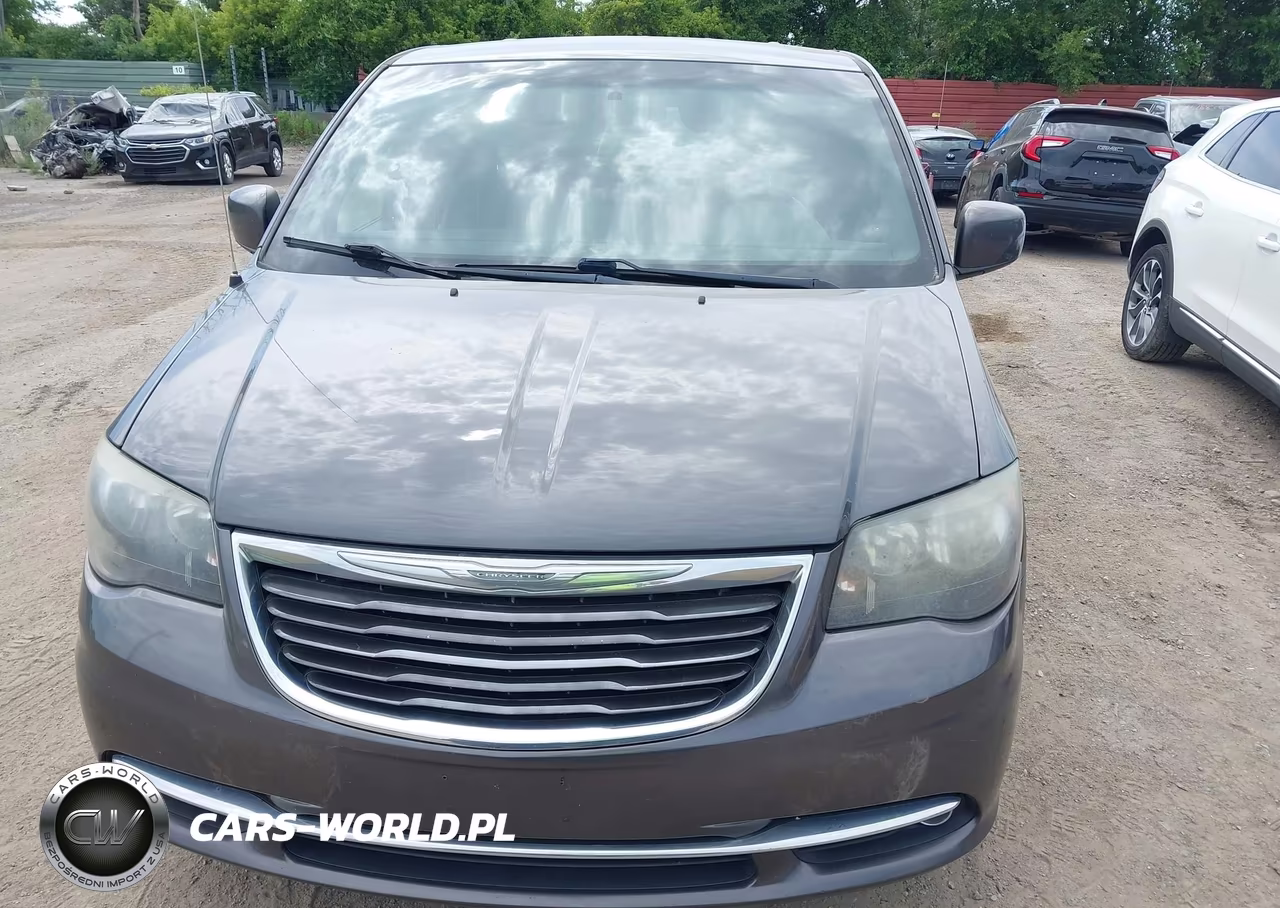 2015 Chrysler Town & Country S VIN:2C4RC1HG8FR521617 - 12