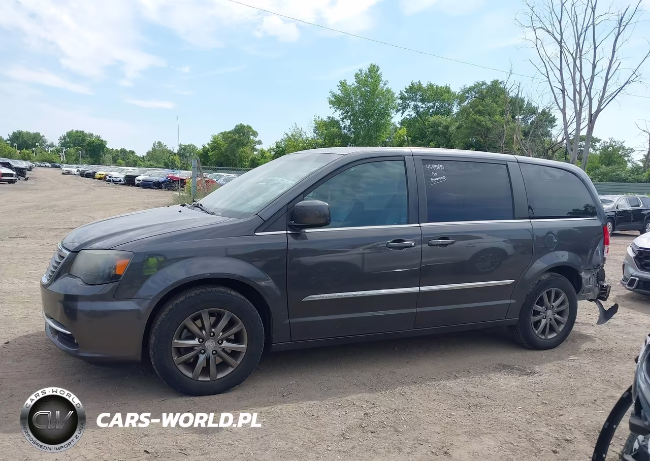 2015 Chrysler Town & Country S VIN:2C4RC1HG8FR521617 - 14