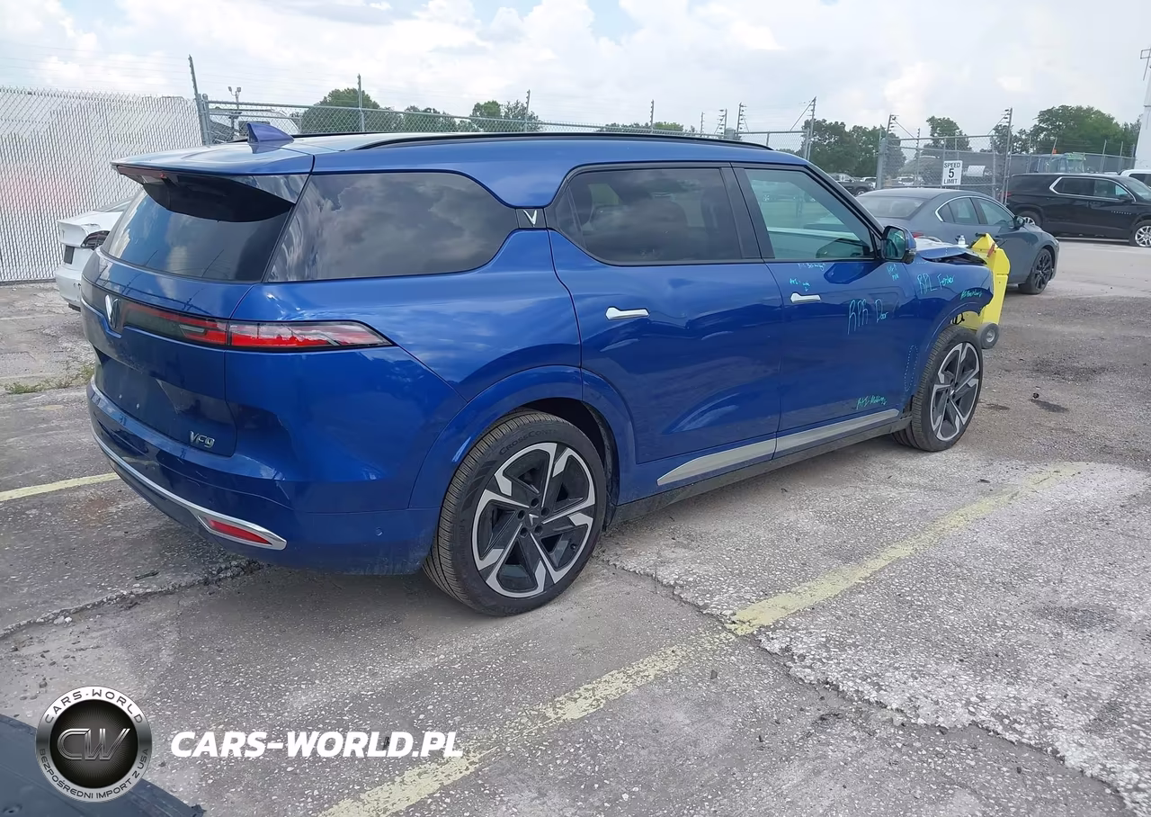 2024 Vinfast Vf 9 Plus VIN:RLLV2CJA3RH001236 - 4