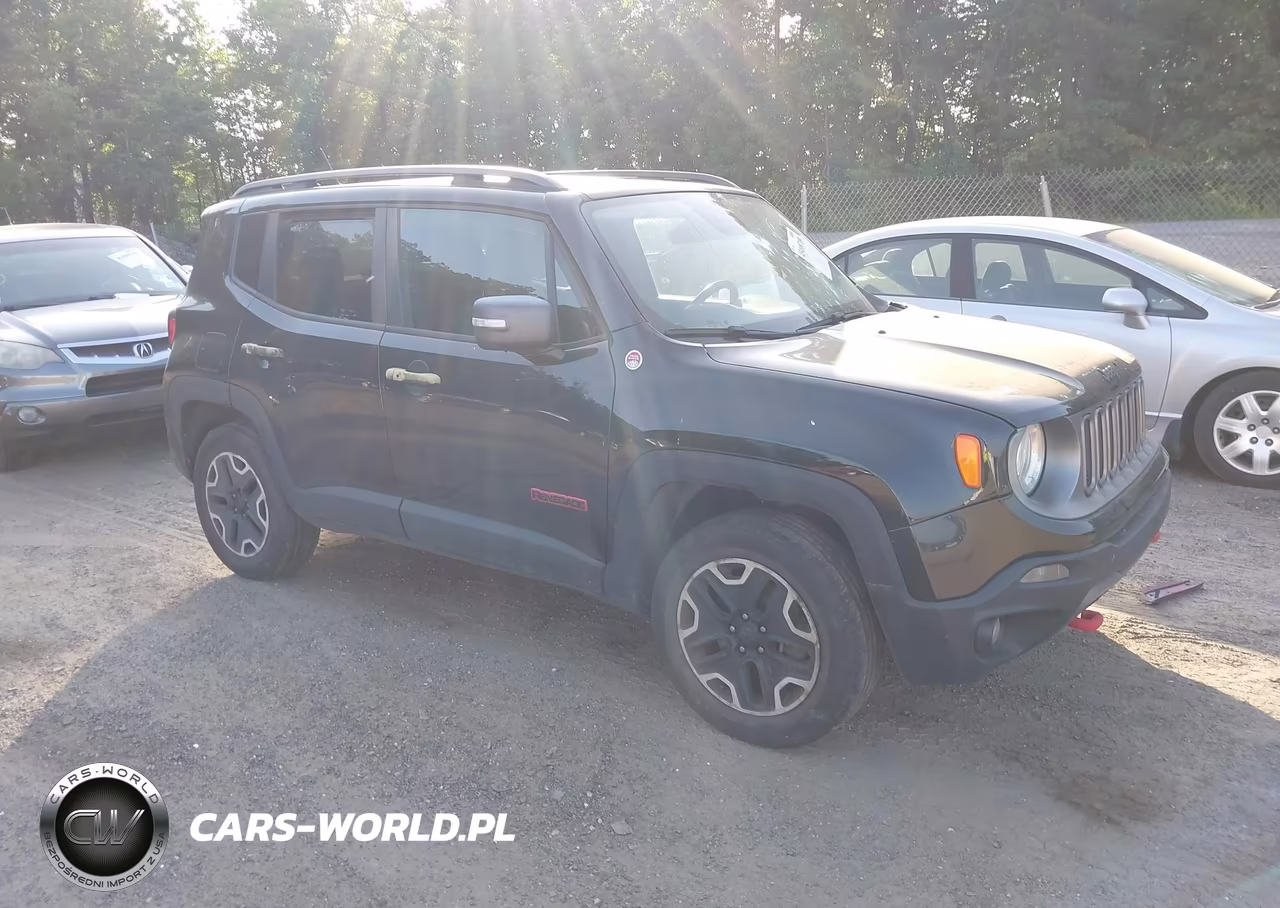 2015 Jeep Renegade Trailhawk – zdjęcie 1 z 15