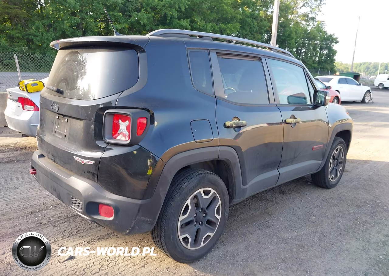 2015 Jeep Renegade Trailhawk VIN:ZACCJBCT9FPC49914 - 4