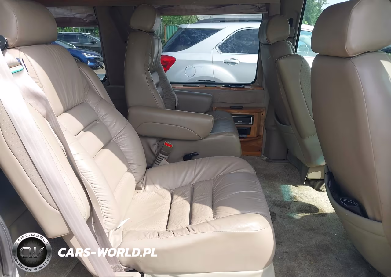 2003 GMC Safari Upfitter VIN:1GDDM19X13B508364 - 8