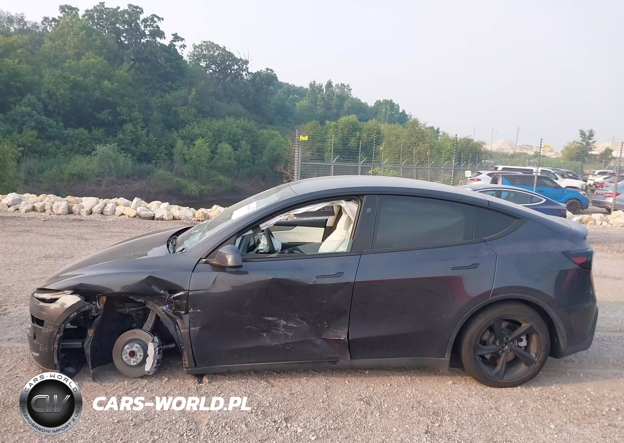 2026 Tesla Model Y Premium Rear-Wheel Drive-Rear-Wheel Drive VIN:7SAYGDED6TF420260 - 14