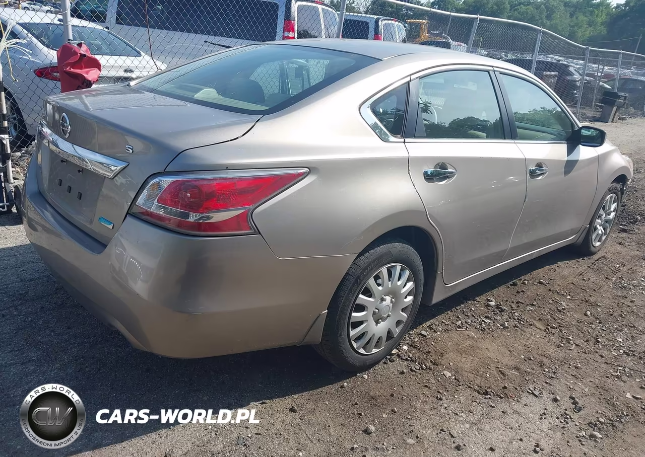 2014 Nissan Altima 2.5 S VIN:1N4AL3AP4EC189837 - 4
