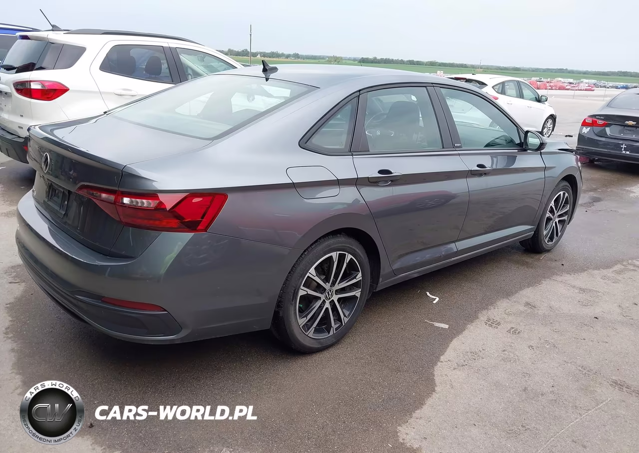 2023 Volkswagen Jetta 1.5T Sport VIN:3VWBM7BU8PM022970 - 4
