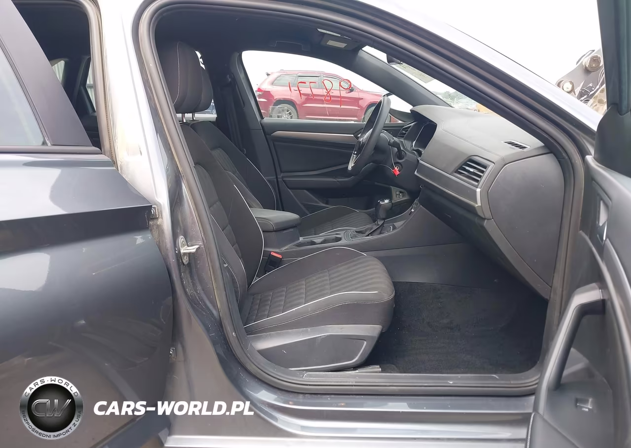 2023 Volkswagen Jetta 1.5T Sport VIN:3VWBM7BU8PM022970 - 5