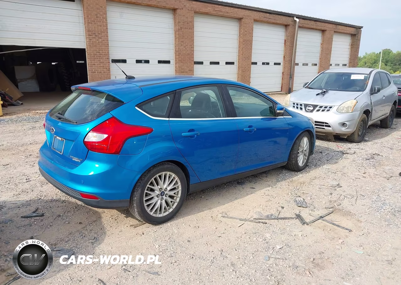 2014 Ford Focus Titanium VIN:1FADP3N29EL228048 - 4
