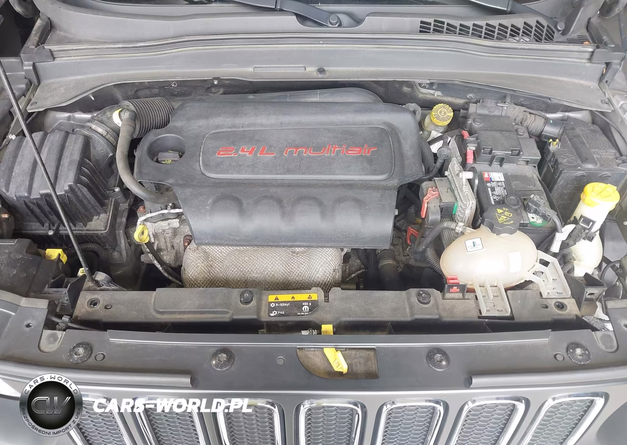 2018 Jeep Renegade Latitude 4X4 VIN:ZACCJBBB1JPG87165 - 10