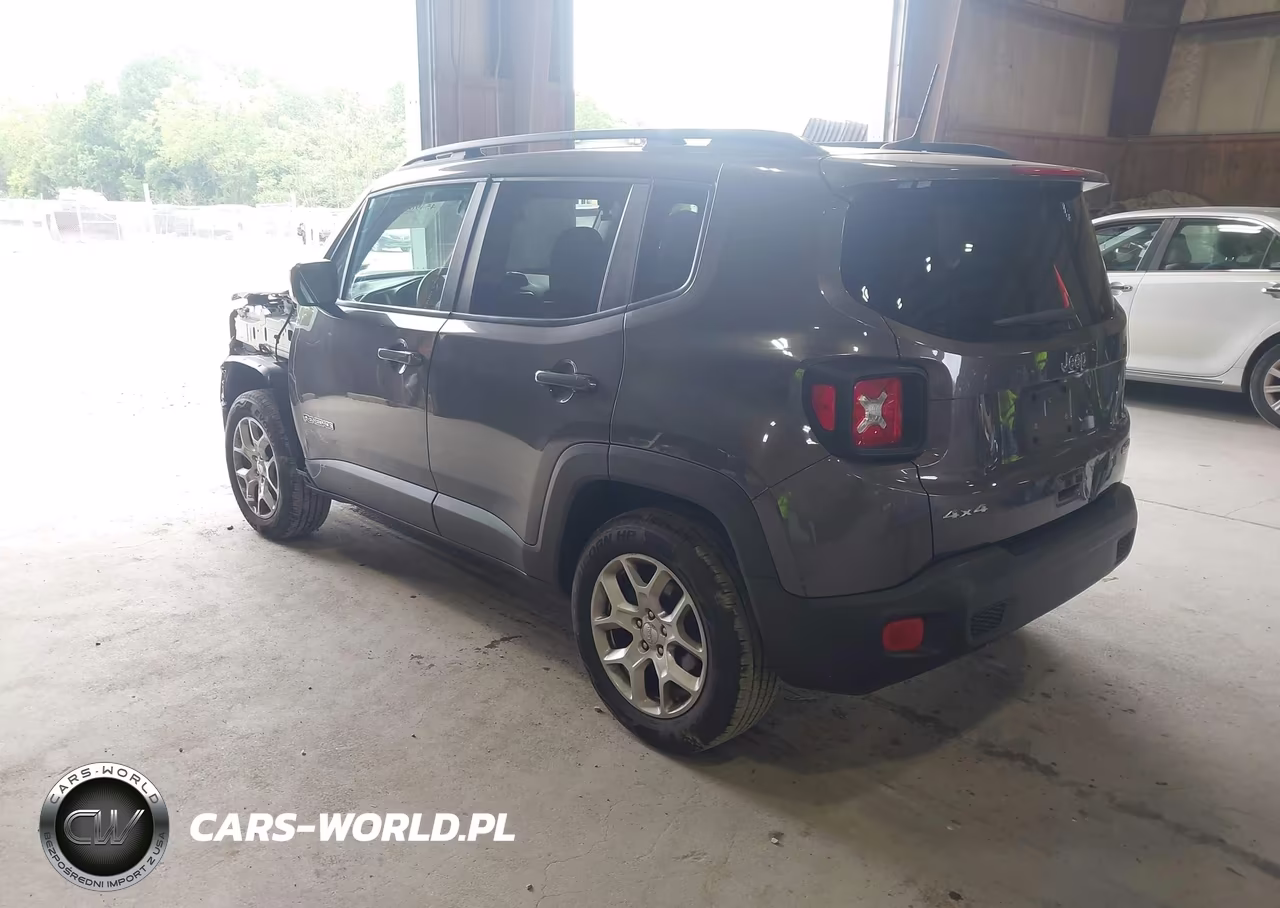 2018 Jeep Renegade Latitude 4X4 VIN:ZACCJBBB1JPG87165 - 3