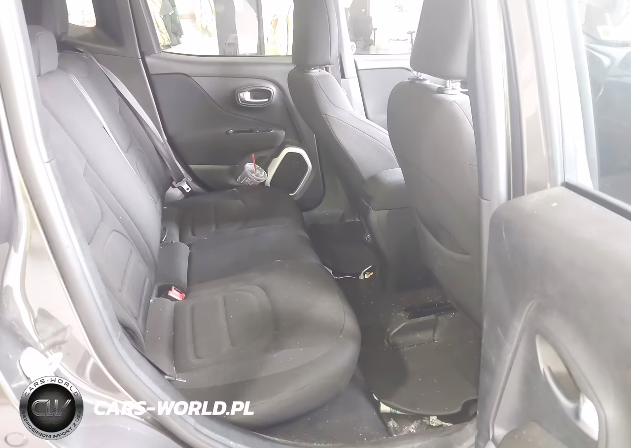 2018 Jeep Renegade Latitude 4X4 VIN:ZACCJBBB1JPG87165 - 8