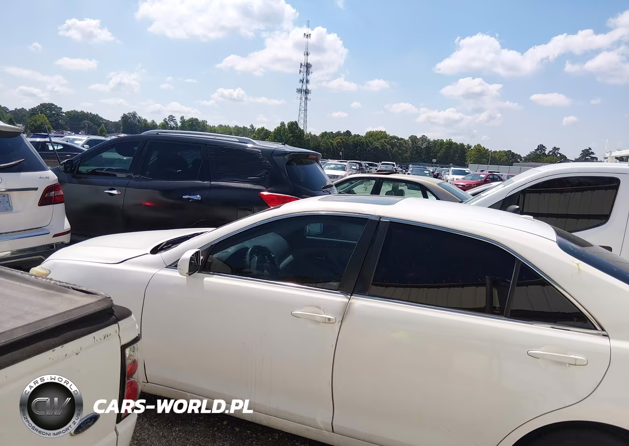 2011 Toyota Camry Xle VIN:4T4BF3EKXBR106357 - 3