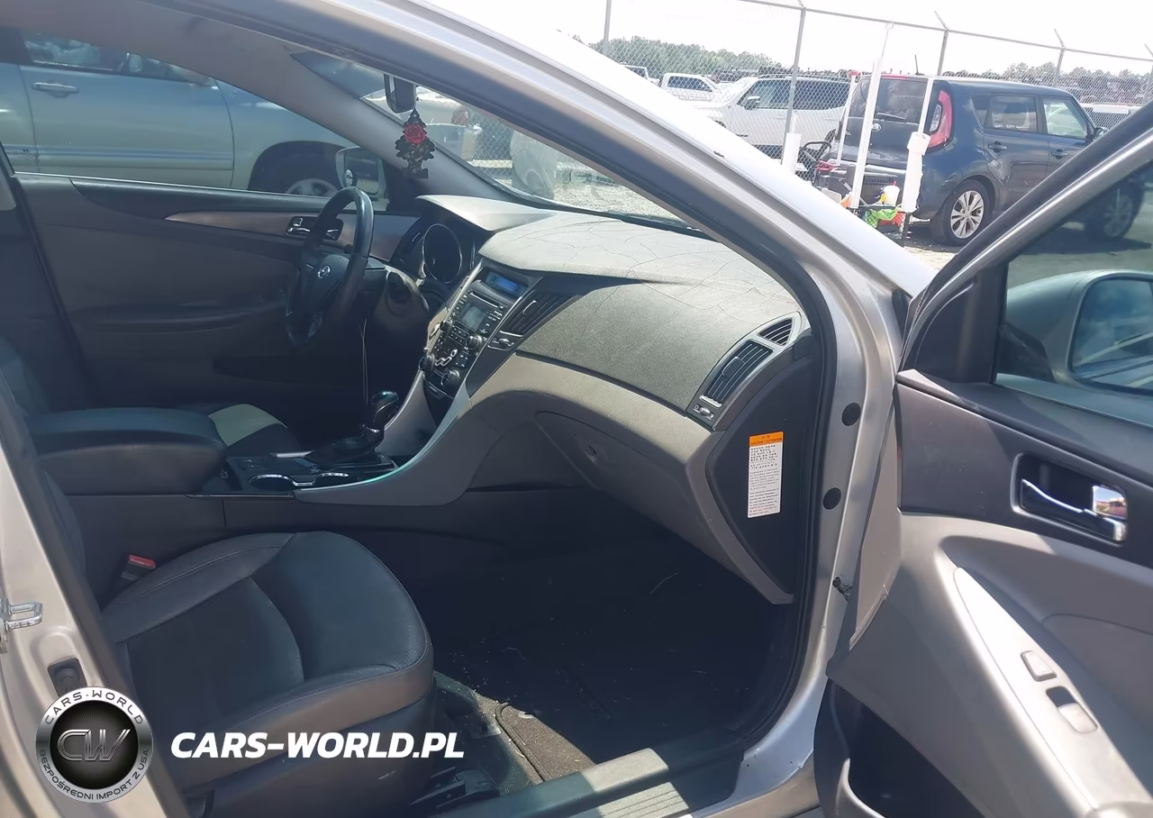 2012 Hyundai Sonata Hybrid VIN:KMHEC4A49CA035779 - 5