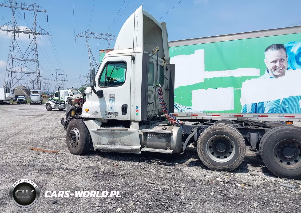 2013 Freightliner Cascadia 125 VIN:1FUJGEBG6DLFB1117 - 15