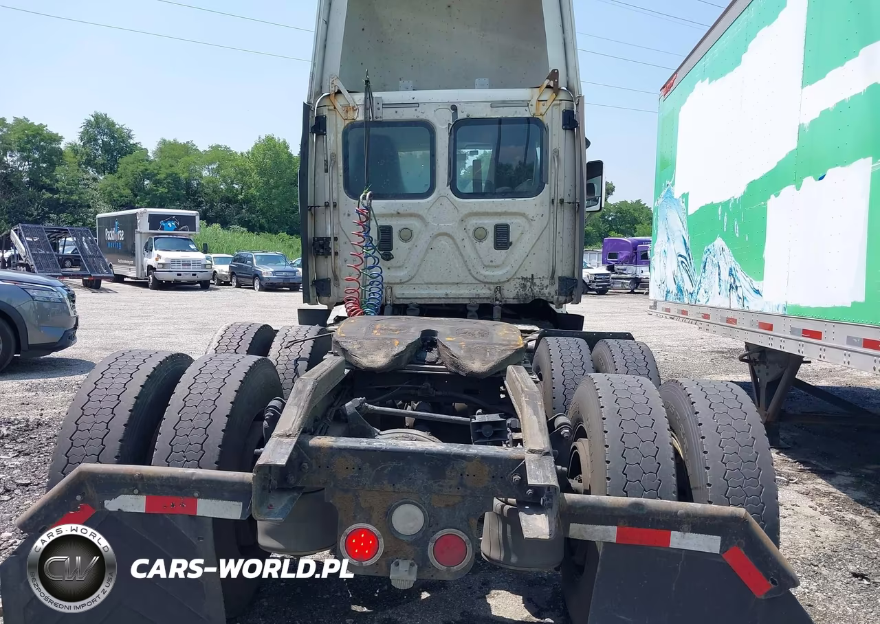2013 Freightliner Cascadia 125 VIN:1FUJGEBG6DLFB1117 - 16